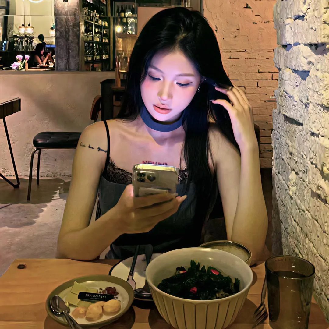 BTS纪念碑：超越星辰